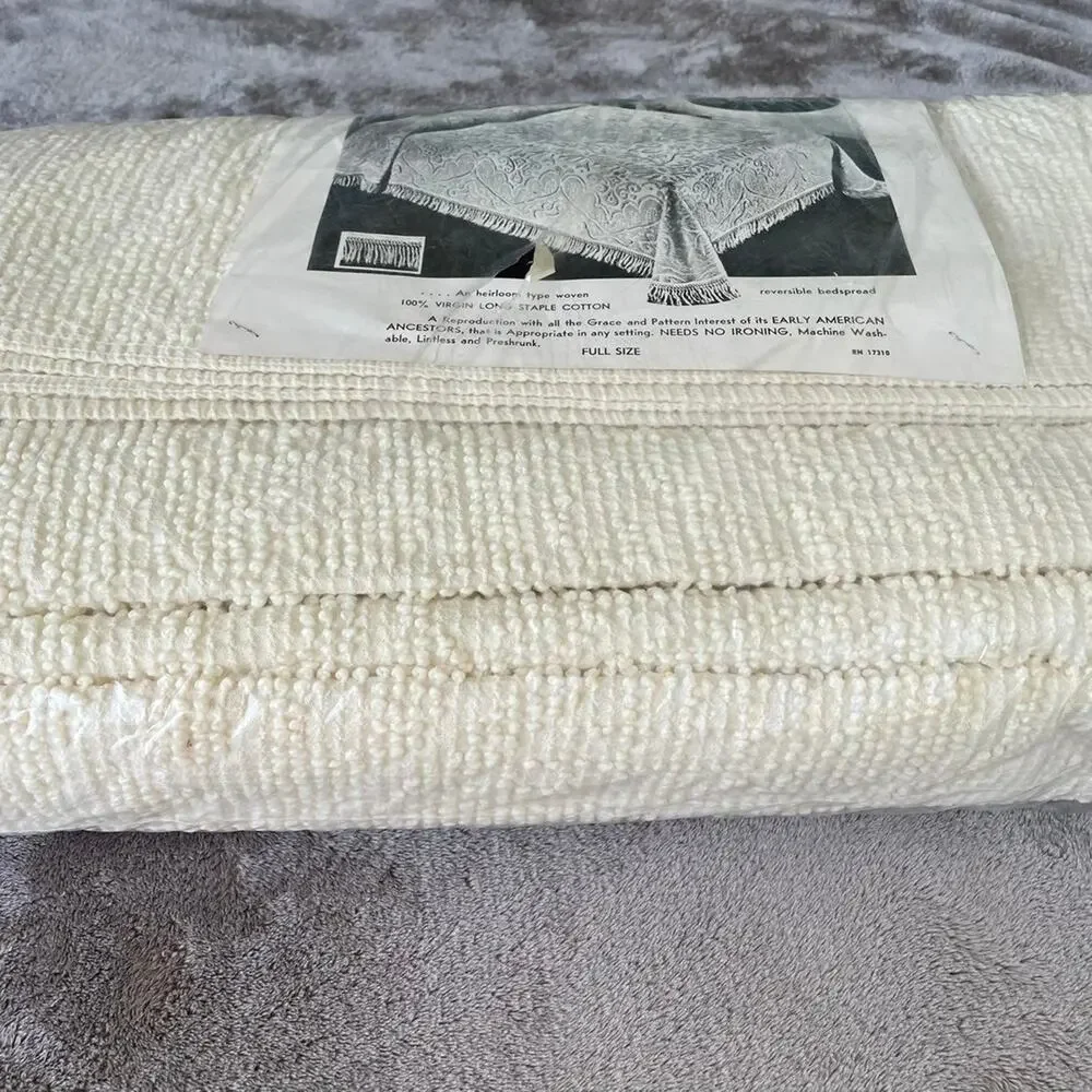 Vintage Candlewick Bedspread Fringe Full Size Hobnail Off White Reversible NOS